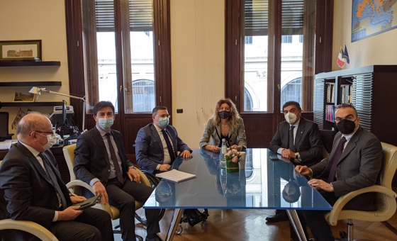 Il Ministro insieme al suo staff ed ai Presidenti di Fand e Fish