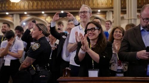 Ministro Locatelli nella St. Patrick’s Old Cathedral di New York
