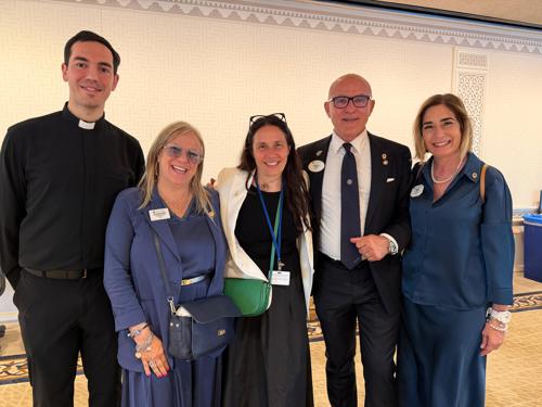 Ai side events promossi dall’Italia hanno portato la loro testimonianza anche i Lions. Da sinistra: Don Luigi Portarulo, Elena Appiani, già direttore internazionale, il ministro Locatelli, il governatore del distretto 108 IB1 Lorenzo Terlera e il presidente del Consiglio dei governatori Rossella Vitali